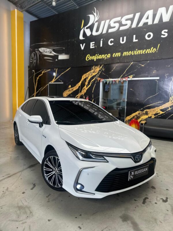 TOYOTA COROLLA ALTIS PREMIUM HÍBRIDO 1.8 Aut.