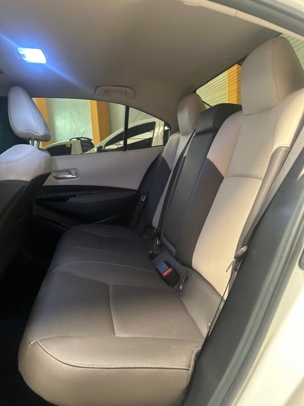 TOYOTA COROLLA ALTIS PREMIUM HÍBRIDO 1.8 Aut. - Imagem 9