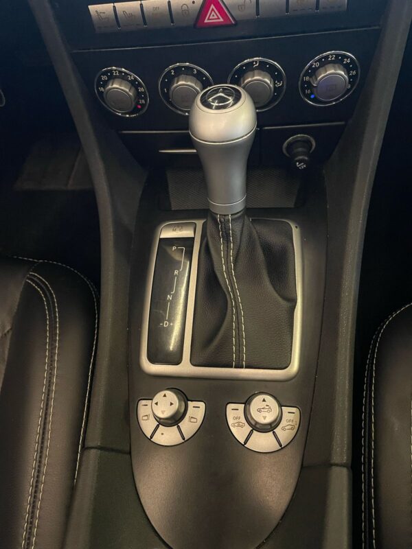 MERCEDES BENZ SLK200 - Imagem 13