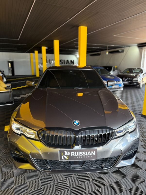 BMW 320i - Imagem 14