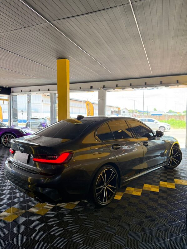 BMW 320i - Imagem 15