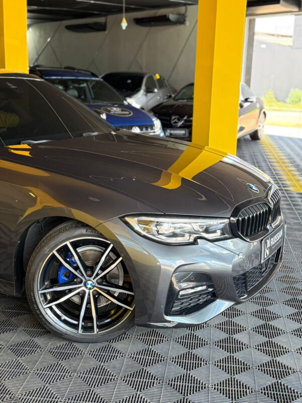 BMW 320i - Imagem 7