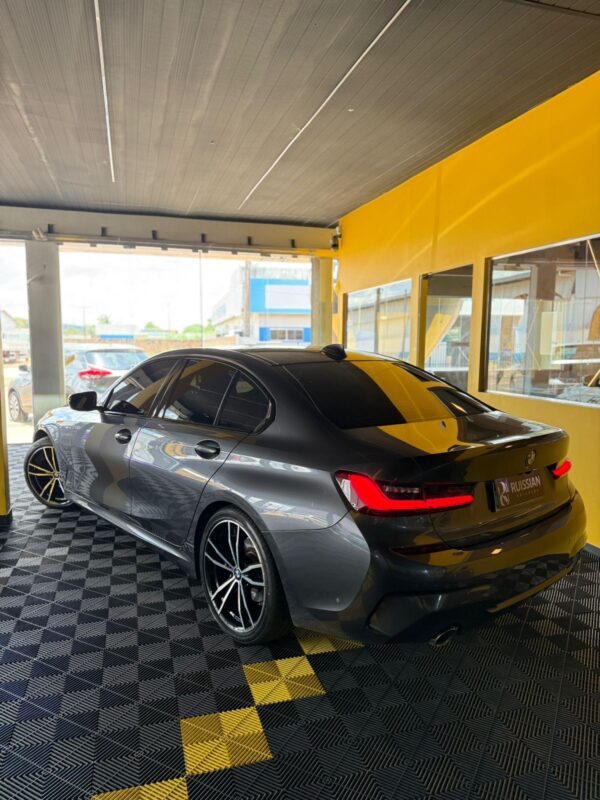 BMW 320i - Imagem 8