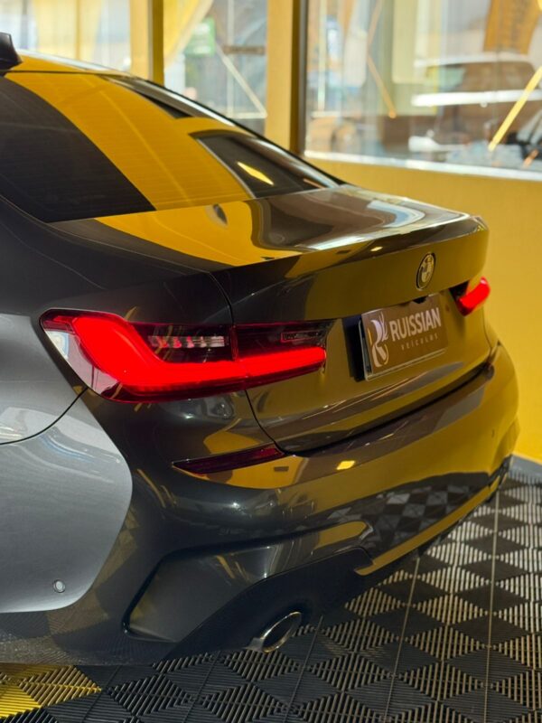 BMW 320i - Imagem 10