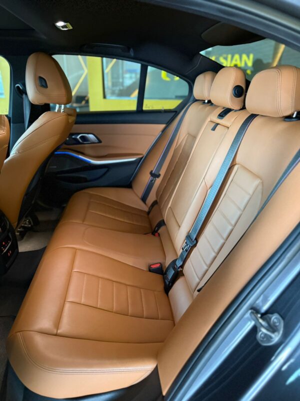 BMW 320i - Imagem 2