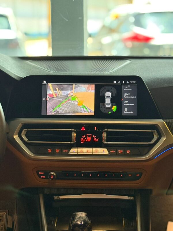 BMW 320i - Imagem 4